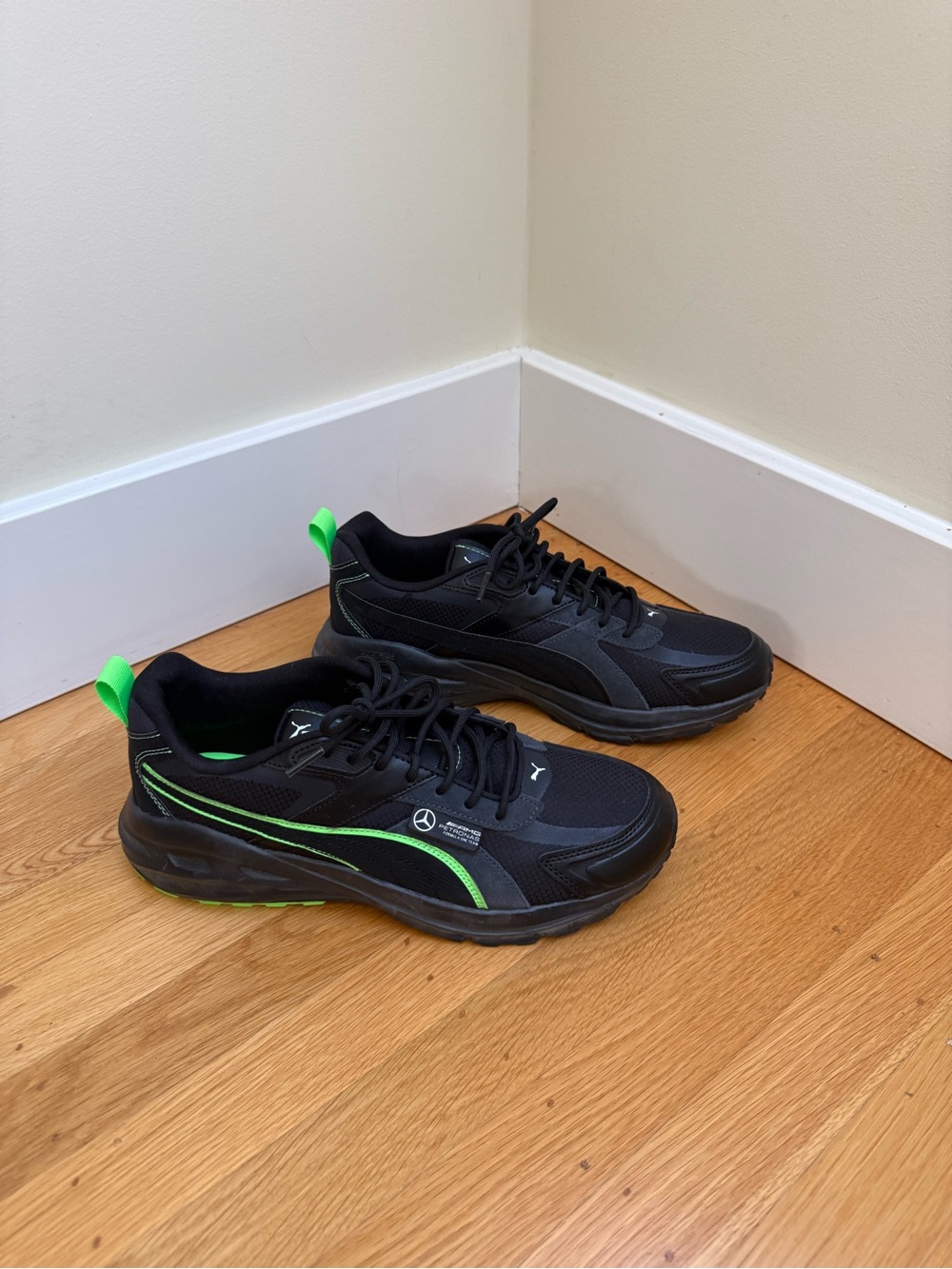 Men’s Puma Mercedes-AMG Mapf1 Hypnotic LS, size 10